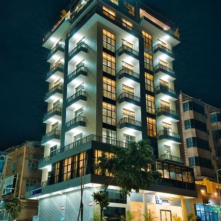 Kibo Palace Hotel Моши Екстериор снимка