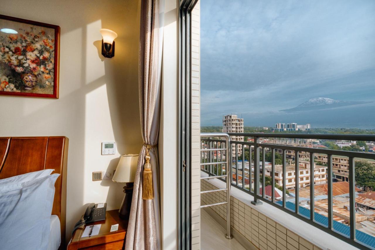 Kibo Palace Hotel Моши Екстериор снимка