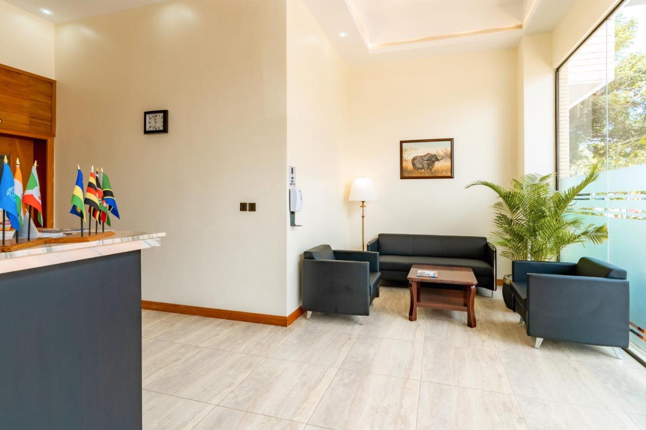 Kibo Palace Hotel Моши Екстериор снимка