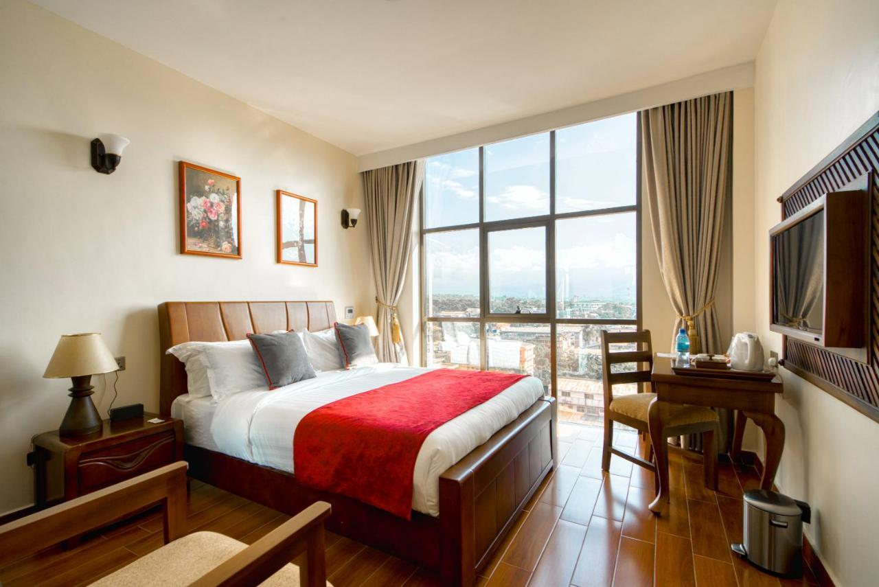 Kibo Palace Hotel Моши Екстериор снимка